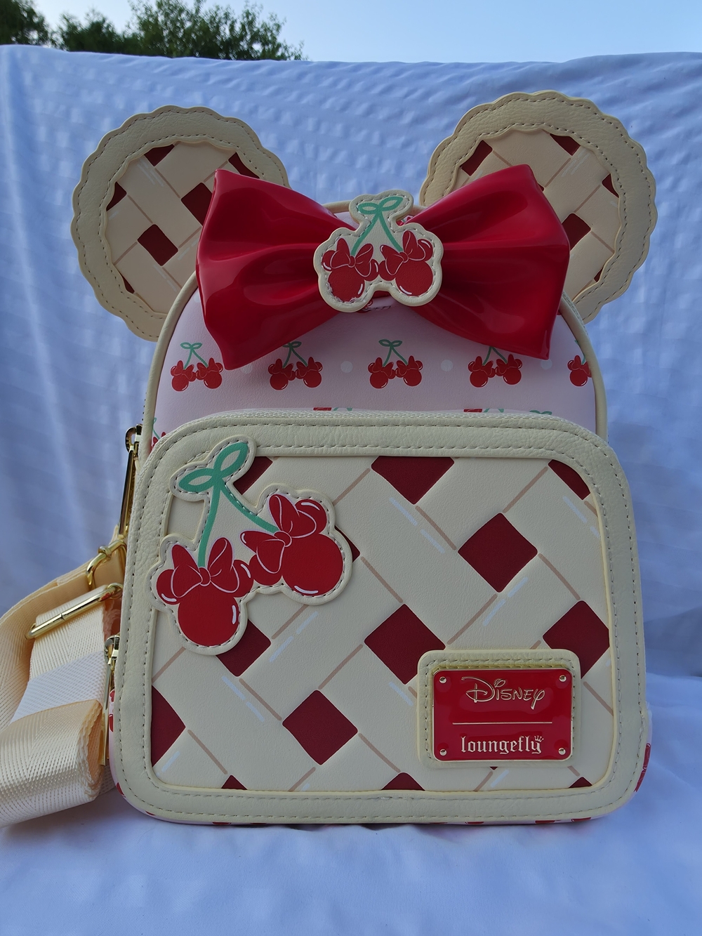 NWT Loungefly Disney Minnie Mouse Cherry Pie Convertible Mini Backpack